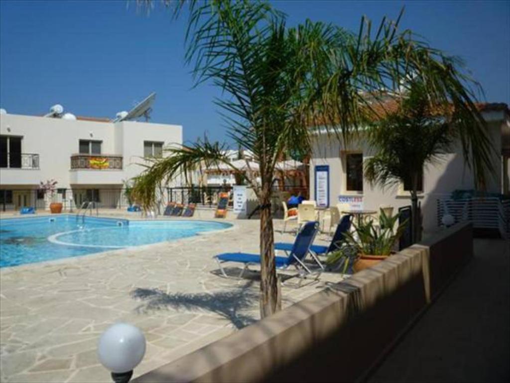 Ifestos Kings Resort Appartment 파포스 외부 사진