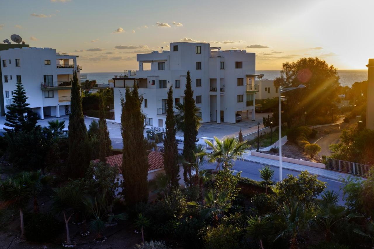 Ifestos Kings Resort Appartment 파포스 외부 사진